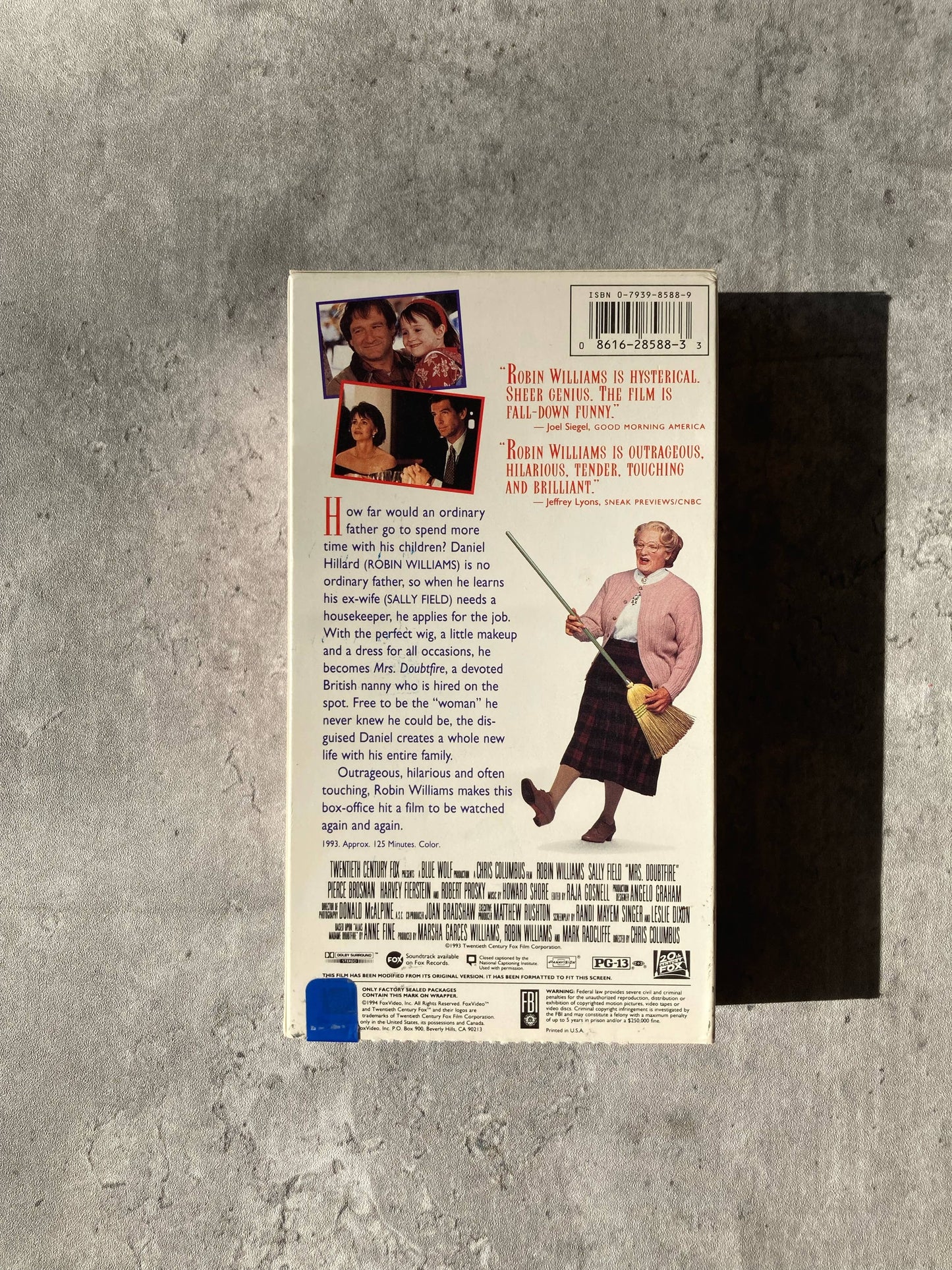 VHS - Mrs. Doubtfire by Chris Columbus