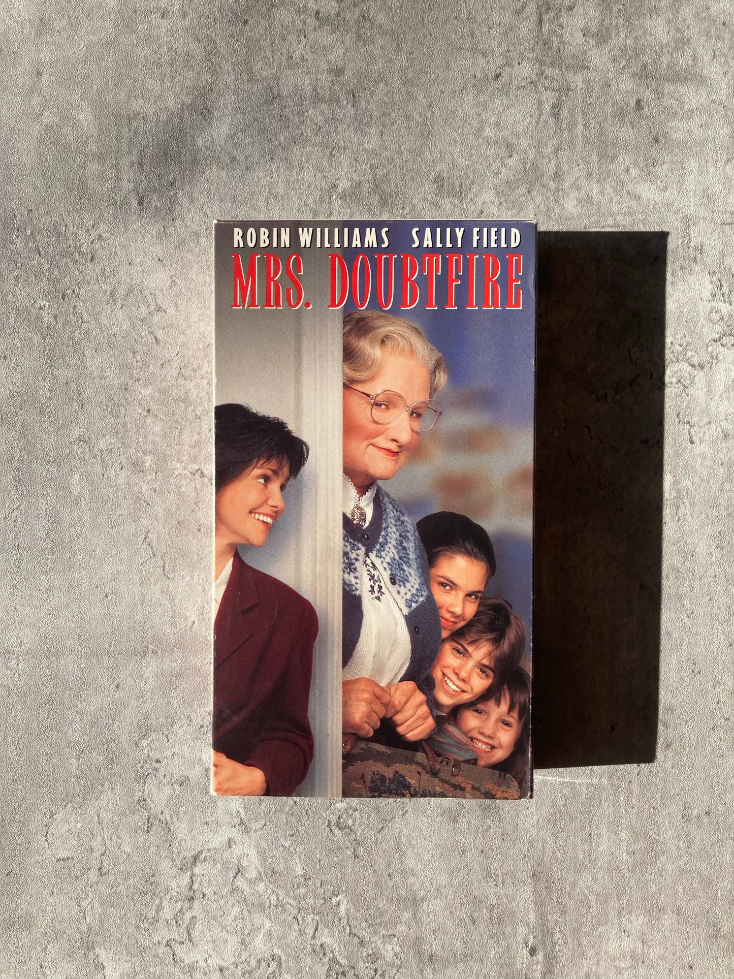 VHS - Mrs. Doubtfire by Chris Columbus